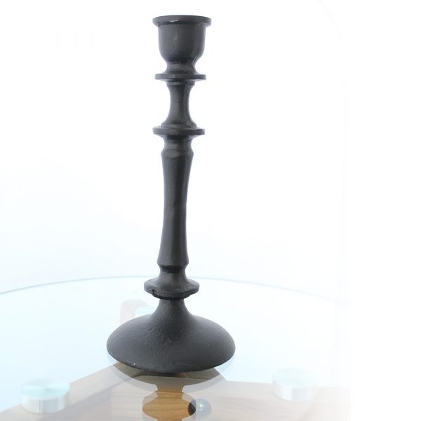 Kerzenständer Gross – eleganter schwarzer Metall-Kerzenhalter mit klarer Form und zeitlosem Design