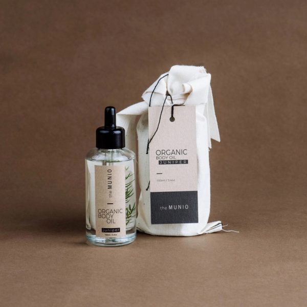 Körperöl Wacholder – pflegendes Körperöl mit Bio-Kokosnuss- und Inka-Omega-Öl, handgegossen mit Wacholderzweig